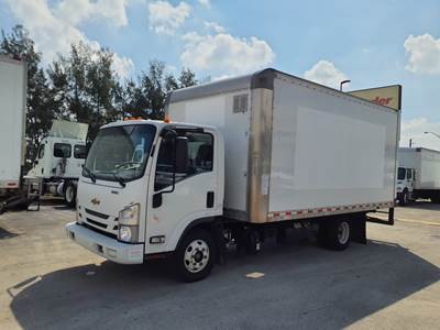 Chevrolet 4500HD 16 ft Box Truck - 215HP, 6 Speed Automatic, Roll up Door