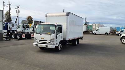Chevrolet 4500HD 16 ft Box Truck - 215HP, 6 Speed Automatic, Roll up Door, Liftgate