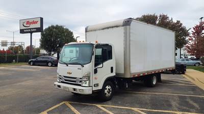 Chevrolet 4500HD 18 ft Box Truck - 215HP, 6 Speed Automatic, Roll up Door