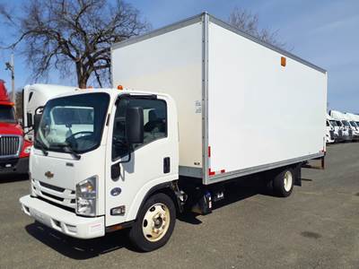 Chevrolet 4500XD 20 ft Box Truck - 215HP, 6 Speed Automatic, Roll up Door