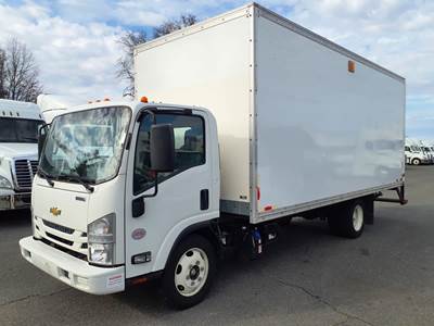 Chevrolet 4500XD 20 ft Box Truck - 215HP, 6 Speed Automatic, Roll up Door
