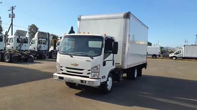 Chevrolet 4500XD 16 ft Box Truck - 215HP, 6 Speed Automatic, Roll up Door, Liftgate