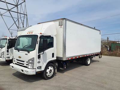 Chevrolet LCF5500HD 20 ft Box Truck - 215HP, 6 Speed Automatic, Roll up Door, Liftgate