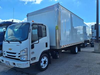 Chevrolet LCF5500HD 18 ft Box Truck - 215HP, 6 Speed Automatic, Roll up Door, Liftgate