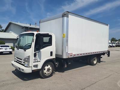 Chevrolet LCF5500HD 18 ft Box Truck - 215HP, 6 Speed Automatic, Roll up Door, Liftgate