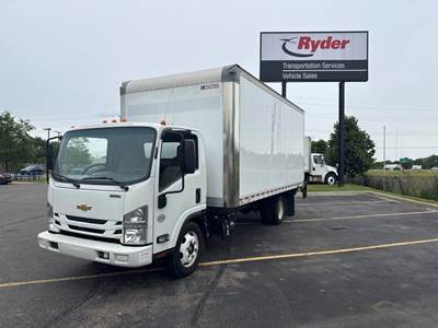 Chevrolet LCF5500HD 18 ft Box Truck - 215HP, 6 Speed Automatic, Roll up Door, Liftgate