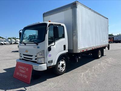 Chevrolet LCF5500HD 18 ft Box Truck - 215HP, 6 Speed Automatic, Roll up Door, Liftgate