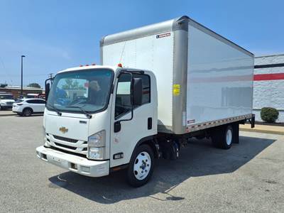 Chevrolet LCF5500HD 18 ft Box Truck - 215HP, 6 Speed Automatic, Roll up Door, Liftgate