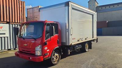 Chevrolet LCF5500HD 16 ft Box Truck - 215HP, 6 Speed Automatic, Roll up Door, Liftgate