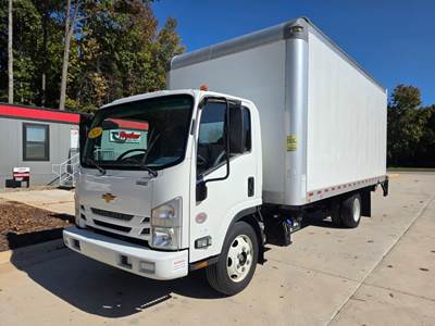 Chevrolet LCF5500HD 18 ft Box Truck - 215HP, 6 Speed Automatic, Roll up Door, Liftgate
