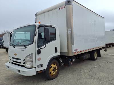 Chevrolet LCF5500XD 18 ft Box Truck - 215HP, 6 Speed Automatic, Roll up Door, Liftgate