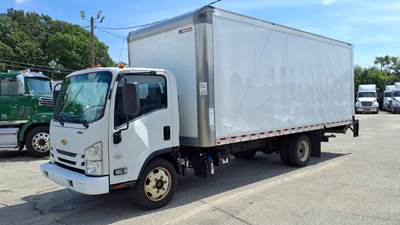 Chevrolet LCF5500XD 21 ft Box Truck - 215HP, 6 Speed Automatic, Roll up Door, Liftgate
