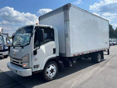 Chevrolet LCF5500XD 18 ft Box Truck - 215HP, 6 Speed Automatic, Swing Door