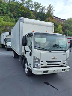 Chevrolet LCF5500XD 16 ft Box Truck - 215HP, 6 Speed Automatic, Roll up Door, Liftgate