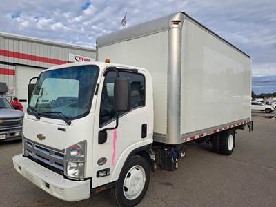 Chevrolet LCF5500XD 18 ft Box Truck - 215HP, 6 Speed Automatic, Roll up Door, Liftgate