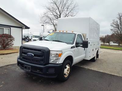 Ford F-350 11 ft Box Truck - 316HP, 6 Speed Automatic, Roll up Door, Liftgate