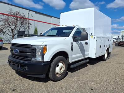 Ford F-350 11 ft Box Truck - 397HP, 6 Speed Automatic, Roll up Door, Liftgate