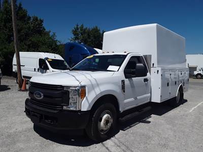 Ford F-350 11 ft Box Truck - 397HP, 5 Speed Automatic, Roll up Door, Liftgate