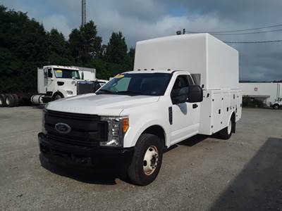 Ford F-350 11 ft Box Truck - 397HP, 5 Speed Automatic, Roll up Door, Liftgate
