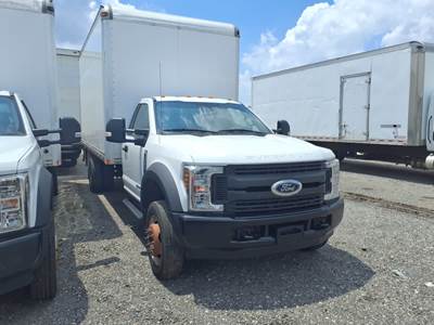 Ford F-550 16 ft Box Truck - 6 Speed Automatic, Roll up Door