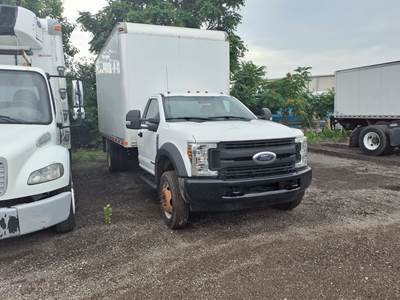 Ford F-550 16 ft Box Truck - 6 Speed Automatic, Roll up Door