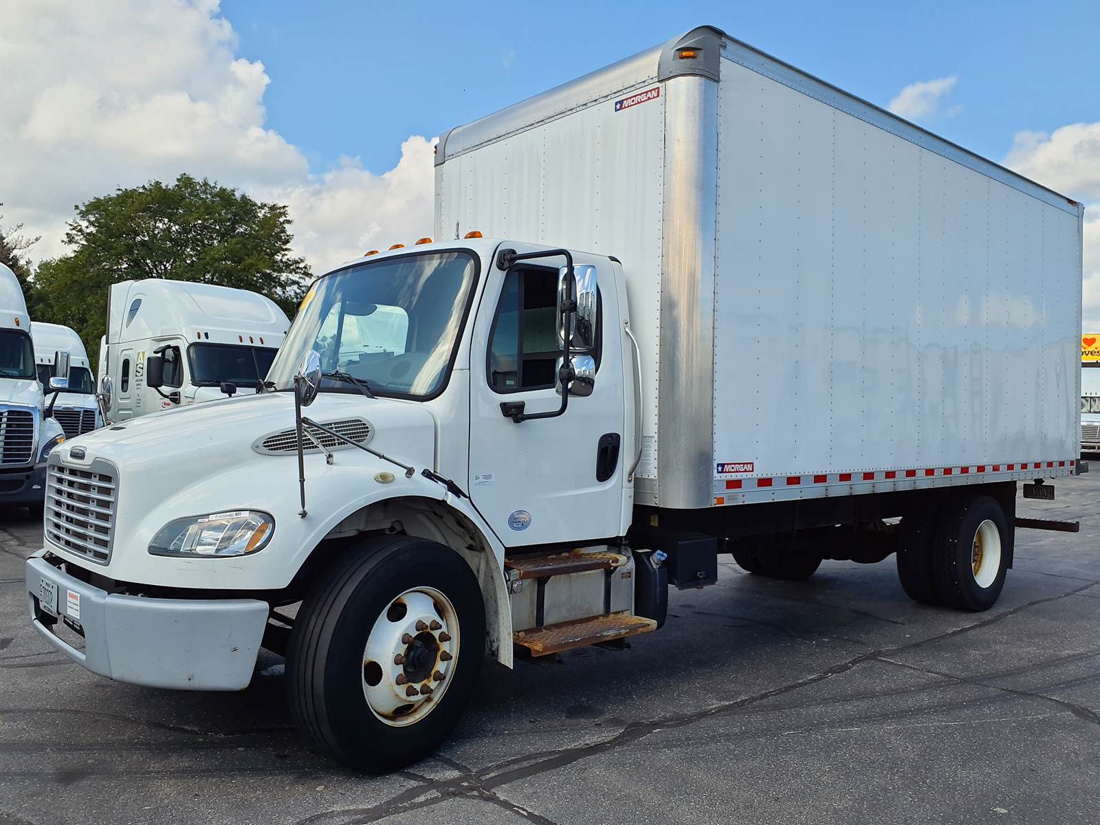 2016 Freightliner M2 106 20 ft Box Truck 200HP, 6, Roll up Door For