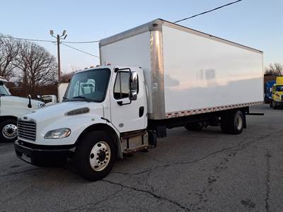 Freightliner M2 106 26 ft Box Truck - 260HP, 6 Speed Automatic, Roll up Door