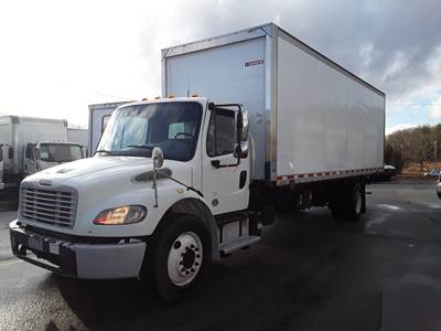 Freightliner M2 106 26 ft Box Truck - 240HP, 6 Speed Automatic, Roll up Door