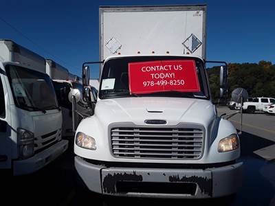 Freightliner M2 106 26 ft Box Truck - 280HP, 6 Speed Automatic, Roll up Door