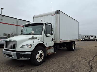 Freightliner M2 106 18 ft Box Truck - 240HP, 6 Speed Automatic, Roll up Door