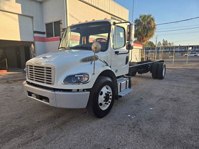 Freightliner M2 106 Box Truck - 280HP, 6 Speed Automatic