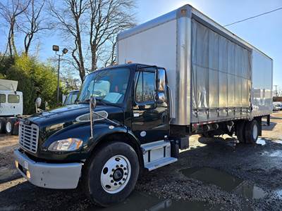 Freightliner M2 106 26 ft Box Truck - 280HP, 6 Speed Automatic, Roll up Door