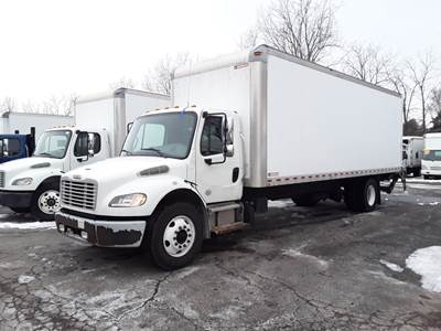 Freightliner M2 106 26 ft Box Truck - 280HP, 6 Speed Automatic, Roll up Door, Liftgate
