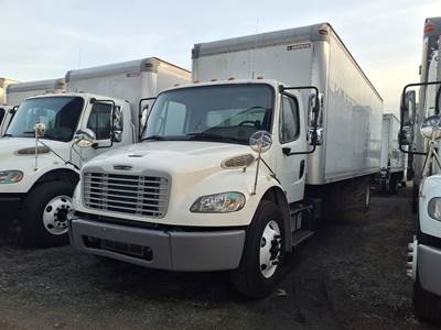 Freightliner M2 106 26 ft Box Truck - 240HP, 9 Speed Automatic, Roll up Door, Liftgate