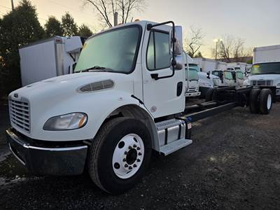 Freightliner M2 106 Box Truck - 280HP, 9 Speed Automatic