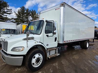 Freightliner M2 106 26 ft Box Truck - 240HP, 6 Speed Automatic, Roll up Door