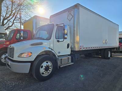 Freightliner M2 106 26 ft Box Truck - 240HP, 9 Speed Automatic, Roll up Door, Liftgate