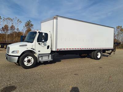 Freightliner M2 106 28 ft Box Truck - 240HP, 9 Speed Automatic, Roll up Door, Liftgate