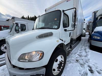 Freightliner M2 106 26 ft Box Truck - 240HP, 9 Speed Automatic, Roll up Door, Liftgate