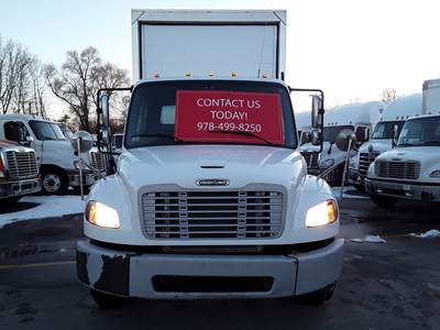 Freightliner M2 106 26 ft Box Truck - 240HP, 6 Speed Automatic, Roll up Door