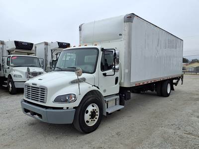 Freightliner M2 106 26 ft Box Truck - 240HP, 6 Speed Automatic, Roll up Door, Liftgate