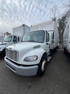 Freightliner M2 106 24 ft Box Truck - 240HP, 6 Speed Automatic, Roll up Door, Liftgate
