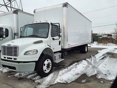 Freightliner M2 106 26 ft Box Truck - 270HP, 6 Speed Automatic, Roll up Door