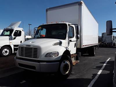 Freightliner M2 106 26 ft Box Truck - 280HP, 9 Speed Automatic, Roll up Door, Liftgate