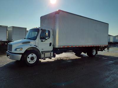 Freightliner M2 106 26 ft Box Truck - 9 Speed Automatic, Roll up Door, Liftgate