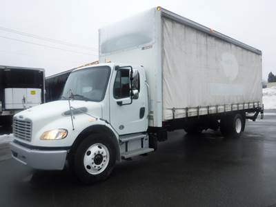 Freightliner M2 106 26 ft Box Truck - 260HP, 6 Speed Automatic, Roll up Door, Liftgate