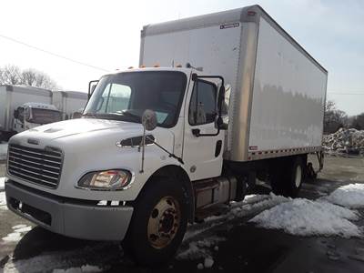 Freightliner M2 106 20 ft Box Truck - 260HP, 5 Speed Automatic, Roll up Door, Liftgate