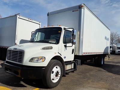 Freightliner M2 106 26 ft Box Truck - 6 Speed Automatic, Roll up Door, Liftgate