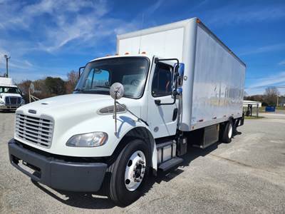 Freightliner M2 106 26 ft Box Truck - 280HP, 6 Speed Automatic, Tri-Fold Door, Liftgate