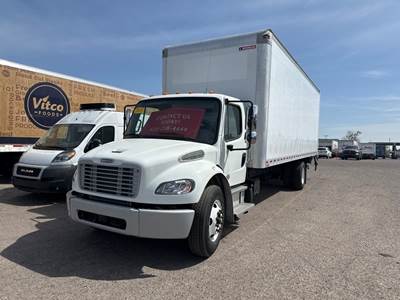 Freightliner M2 106 26 ft Box Truck - 6 Speed Automatic, Roll up Door, Liftgate